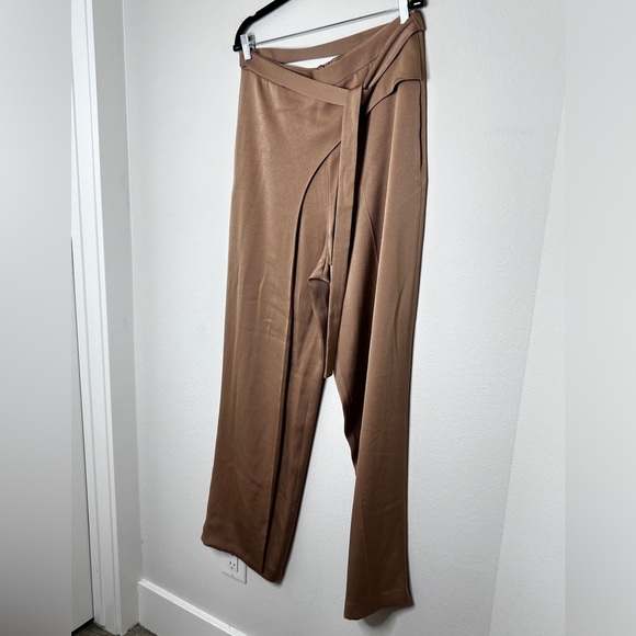 HALSTON Gold Asymmetrical Wide Leg Pants - Picture 9 of 13